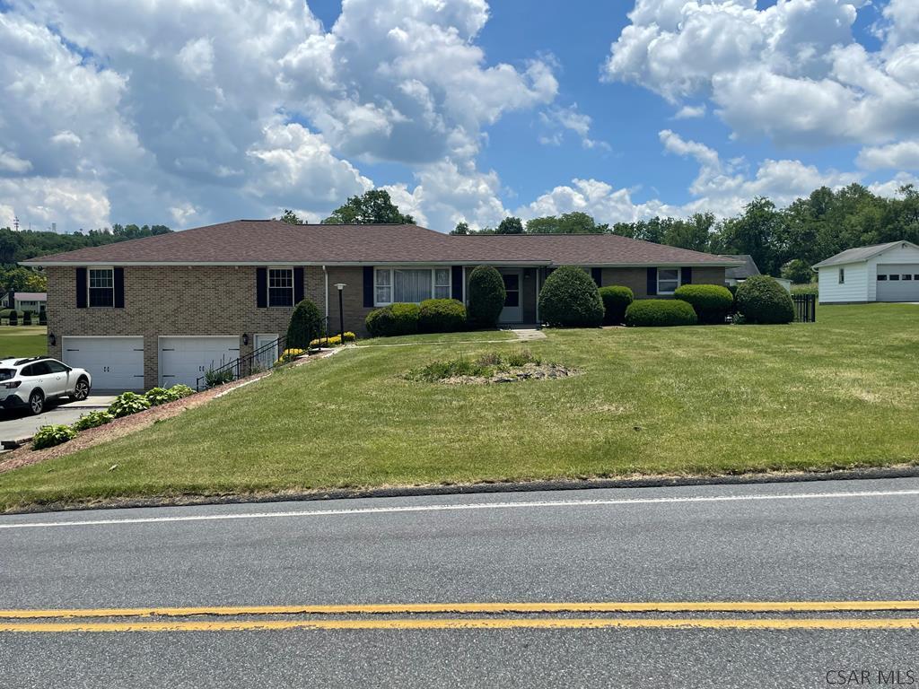 Oakridge Dr, Johnstown, PA 15904