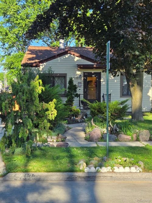 27039 Alden St, Madison Heights, MI, 48071-3404 | Card Image