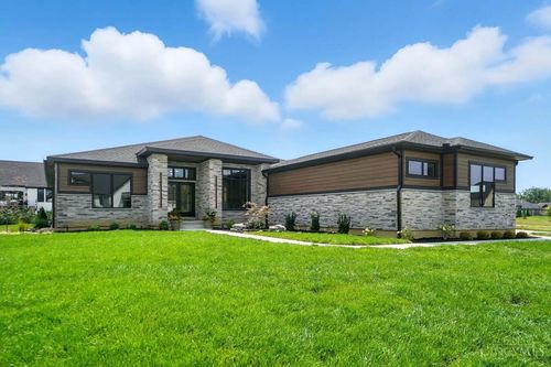 1890 Horseshoe Bnd, Washingtn Twp, OH, 45458-9766 | Card Image