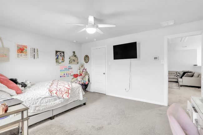 #3 featuring a textured ceiling | Image 25