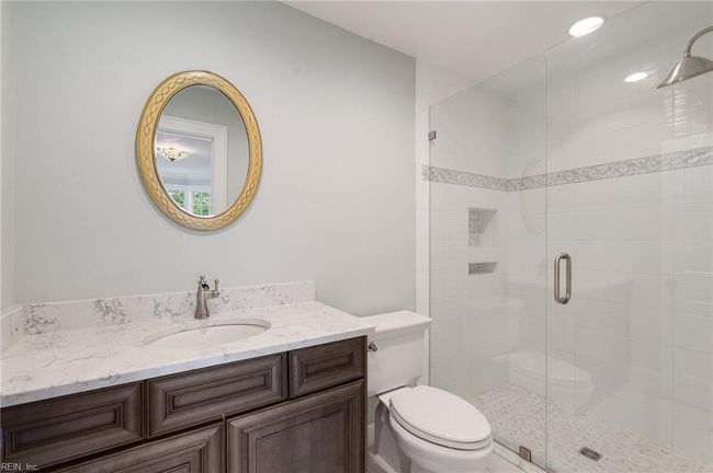 (3rd) En suite Guest Bathroom | Image 37