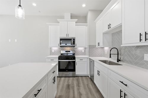 f-9 Wellford St, Houston, TX, 77022-2625 | Card Image