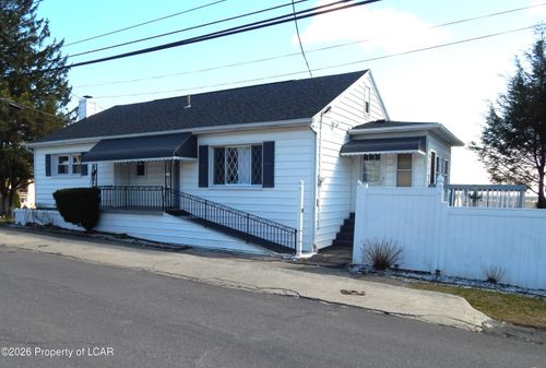 720 E 7th St, Hazleton, PA, 18201-4619 | Card Image