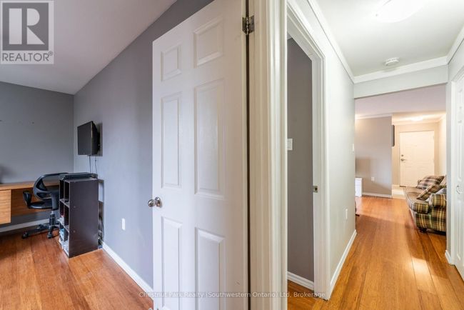 7 - 37 Conroy Cres, Condo with 2 bedrooms, 1 bathrooms and 1 parking in Guelph ON | Image 18