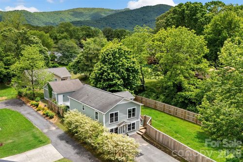 24 Browndale Rd, Asheville, NC, 28805-2617 | Card Image