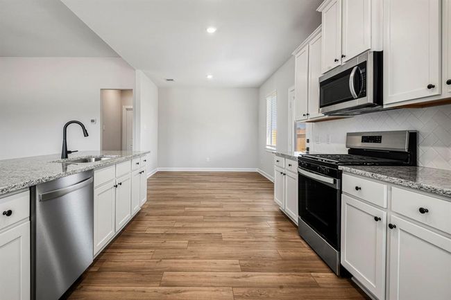 15683 Honey Cove Dr, House other with 4 bedrooms, 2 bathrooms and 2 parking in Conroe TX | Image 8