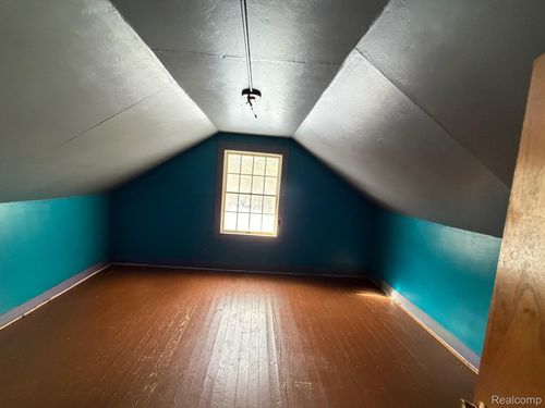 1718 Donora St, Lansing, MI, 48910-1700 | Card Image