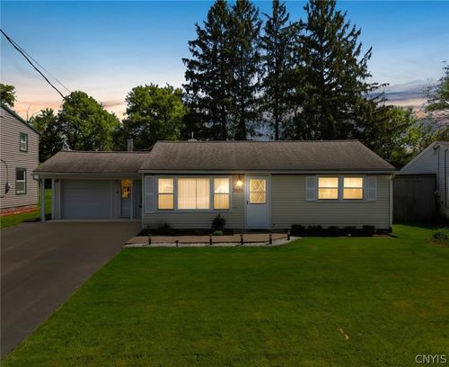 5616 W Circle Dr, Cicero, NY, 13039-8643 | Card Image