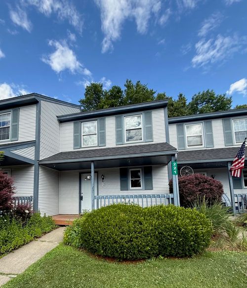 unit-p2-221 Lyman Mdw, Hinesburg, VT, 05461-9807 | Card Image