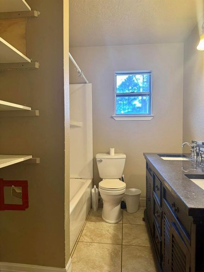 2nd Bathroom | Image 23