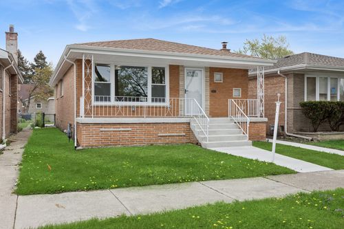 12621 S Wood St, Calumet Park, IL, 60827-5915 | Card Image