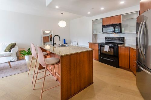 421-4028 Knight St, Vancouver, BC, V5N5Y8 | Card Image