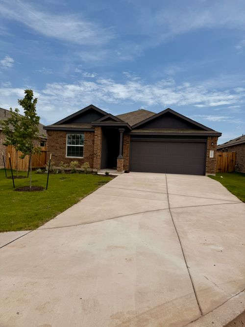 106 Camargue Dr, Hutto, TX, 78634-2762 | Card Image