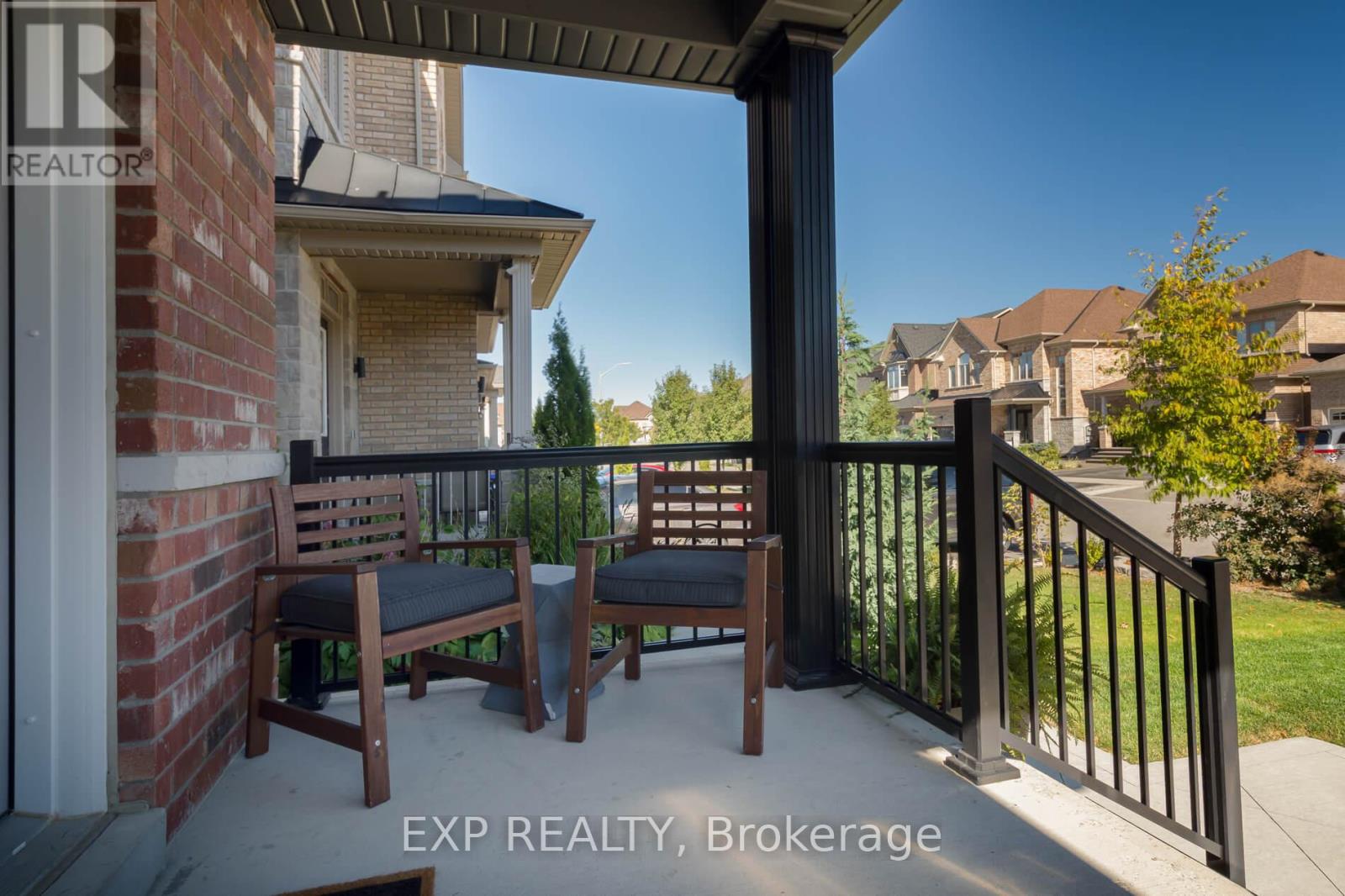 Residential in Bradford West Gwillimbury (Bradford) 4