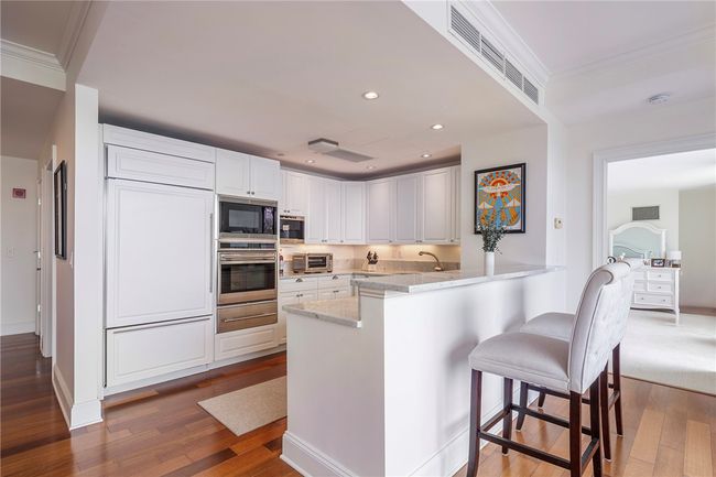 APT-203 - 1 Tower Dr, Condo with 2 bedrooms, 3 bathrooms and 1 parking in Portsmouth RI | Image 6
