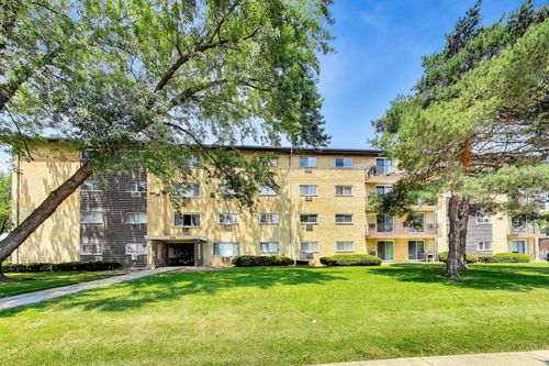 108-919 N Boxwood Dr, Mount Prospect, IL, 60056-1262 | Card Image