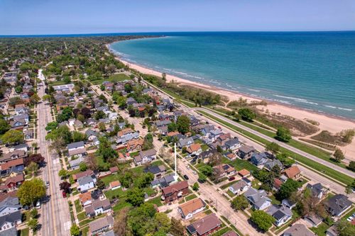 1738 Chatham St, RACINE, WI, 53402-4907 | Card Image