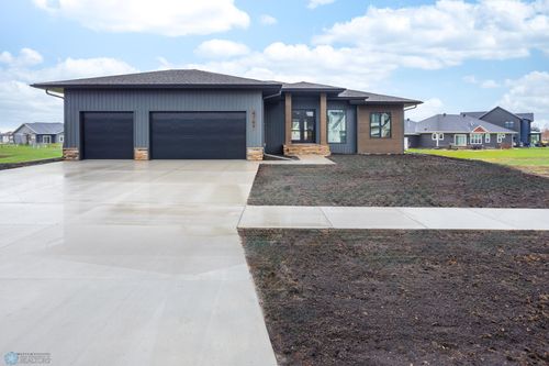 4769 Prairie Pond Xing S, Fargo, ND, 58104-5404 | Card Image