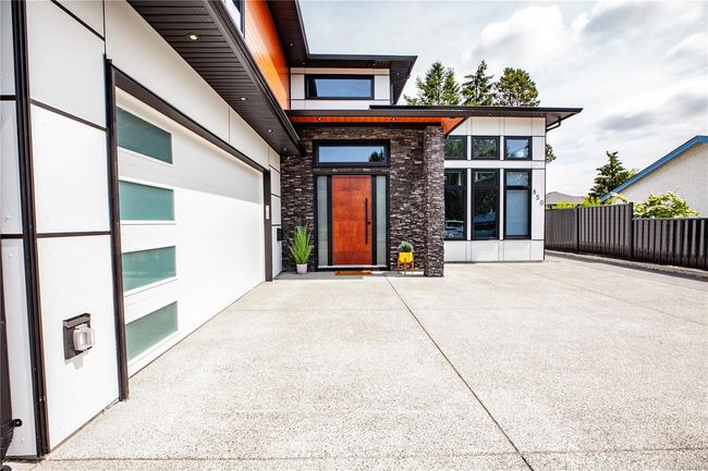 850 Snowdrop Ave, House other with 6 bedrooms, 6 bathrooms and 5 parking in Victoria BC | Image 4