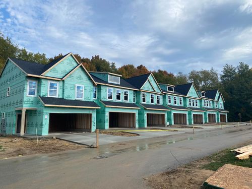 42-3335 Kings River St Sw, Wyoming, MI, 49418-8822 | Card Image