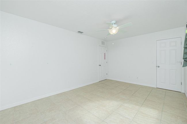 10430 Chablis Ave, House other with 3 bedrooms, 2 bathrooms and null parking in Englewood FL | Image 17