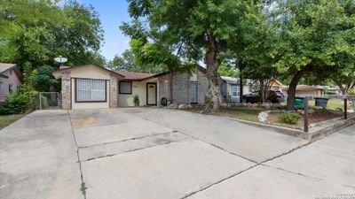 5619 Kingswood Street, House other with 5 bedrooms, 2 bathrooms and null parking in San Antonio TX | Image 2