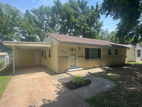 1706 Mound St, Winfield, KS, 67156-5247 | Card Image