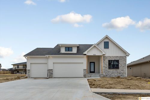 8612 Reed St, Papillion, NE, 68046-5113 | Card Image
