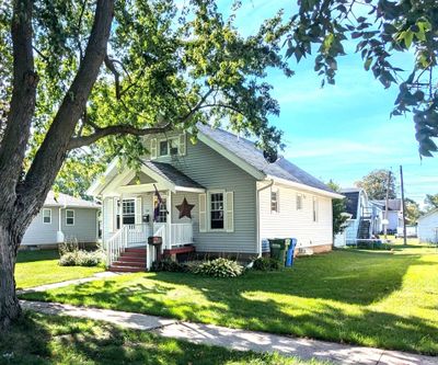 721 E 4th Avenue, House other with 3 bedrooms, 1 bathrooms and null parking in Cresco IA | Image 1