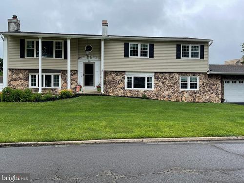 236 Brendwood Dr, Langhorne, PA, 19047-1673 | Card Image