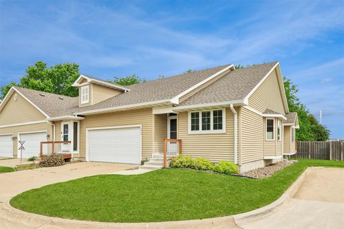 215 Se Lowell Dr, Ankeny, IA, 50021-3309 | Card Image
