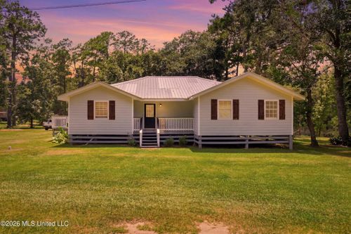 26 Second St, Poplarville, MS, 39470-3477 | Card Image