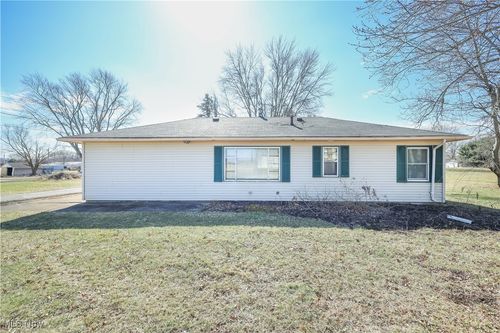 5198 State Route 212 Nw, Beach City, OH, 44608-9441 | Card Image