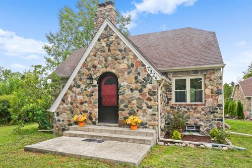 7924 Gratiot Ave, Columbus, MI, 48063-3315 | Card Image