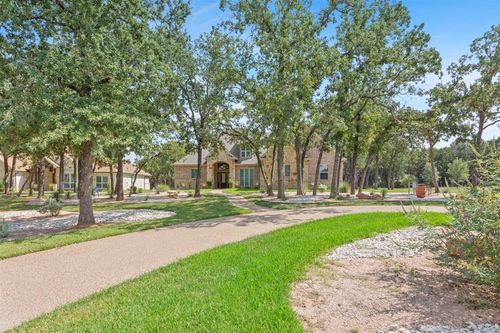 1092 Century Oaks Dr, China Spring, TX, 76633-3595 | Card Image