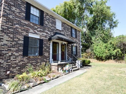 163 Edgewood Dr, Hendersonville, TN, 37075-4266 | Card Image