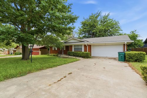 707 S Ammerman Ave, Eastland, TX, 76448-3201 | Card Image