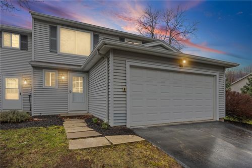 49 Bucklebury Hl, Fairport, NY, 14450-1651 | Card Image