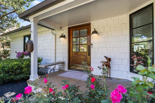727 Cheowa Cir, Knoxville, TN, 37919-6677 | Card Image