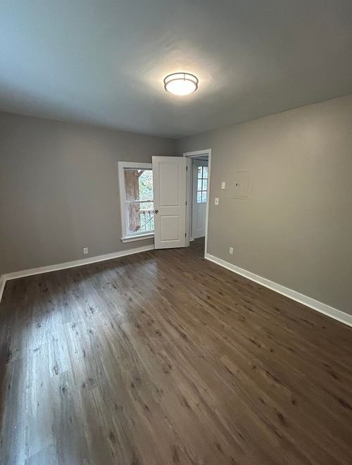 150 S Main St, Newport, NH, 03773-1835 | Card Image