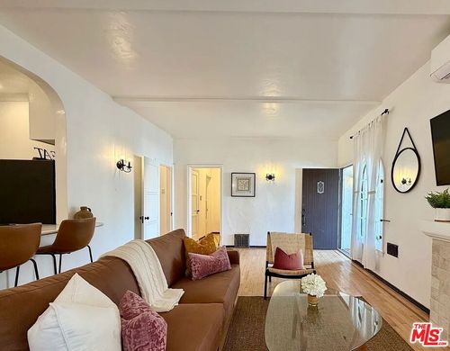 854 4th Street, Santa Monica, CA, 90403 | Card Image