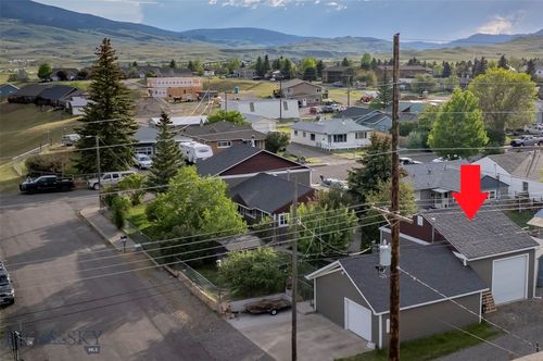 1020 W Gallatin St, Livingston, MT, 59047-1613 | Card Image