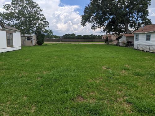 107 Correll Ave, Wharton, TX, 77488-5103 | Card Image