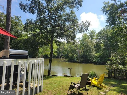 2058 Shore Dr, EDGEWATER, MD, 21037-2932 | Card Image