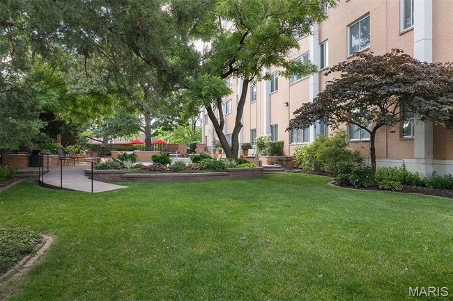 APT-10B - 900 S Hanley Rd, Condo with 2 bedrooms, 2 bathrooms and 1 parking in Clayton MO | Image 16