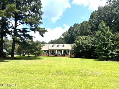 13 Sara Ln, Natchez, MS, 39120-8613 | Card Image