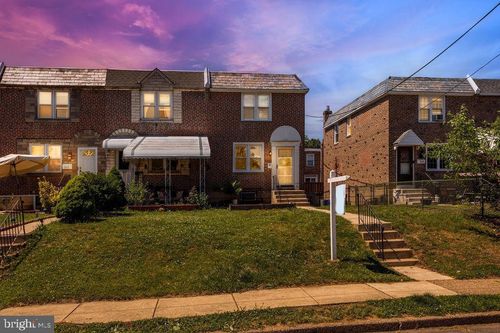323 Spruce St, GLENOLDEN, PA, 19036-1020 | Card Image