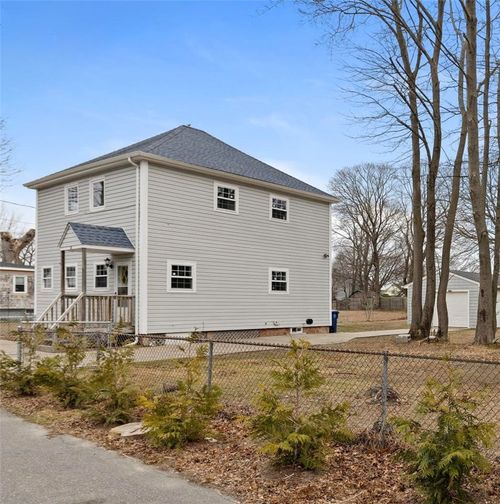 52 Blake St, Warwick, RI, 02889-2814 | Card Image