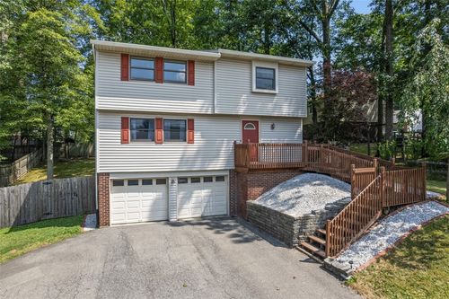 2064 Powell Rd, Cranberry Township, PA, 16066-4636 | Card Image
