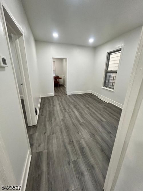 525 Franklin St, Elizabethport, NJ, 07206-1208 | Card Image